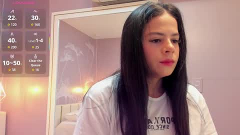 Snapshot of sensual_sophie_ chatting on 10.16.25 Sophie online show from 10.16.25