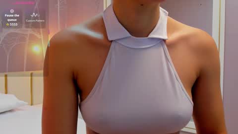 Snapshot of sensual_sophie_ chatting on 10.22.25 Sophie online show from 10.22.25