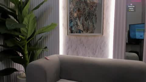 Snapshot of sensual_sophie_ chatting on 11.06.25 Sophie online show from 11.06.25