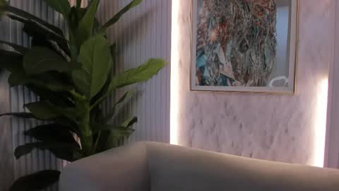 Snapshot of sensual_sophie_ chatting on 11.10.25 Sophie online show from 11.10.25