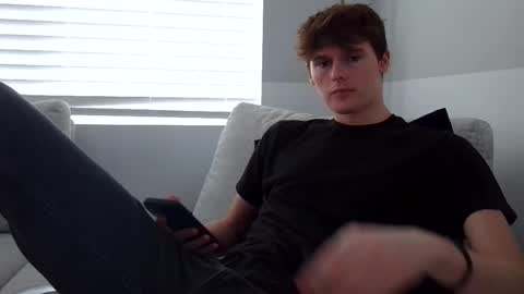 Snapshot of sensualalien chatting on 12.08.24 Cam online show from 12.08.24