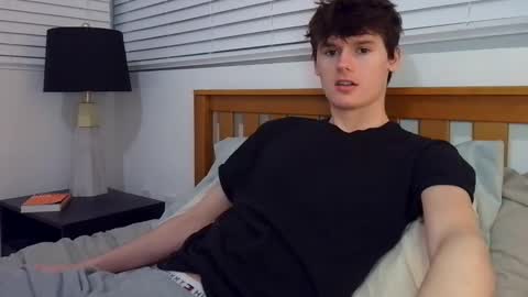 Snapshot of sensualalien chatting on 12.30.24 Cam online show from 12.30.24