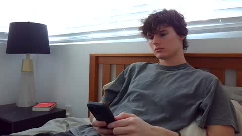 Snapshot of sensualalien chatting on 02.15.25 Cam online show from 02.15.25