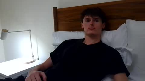 Snapshot of sensualalien chatting on 10.28.25 Cam online show from 10.28.25