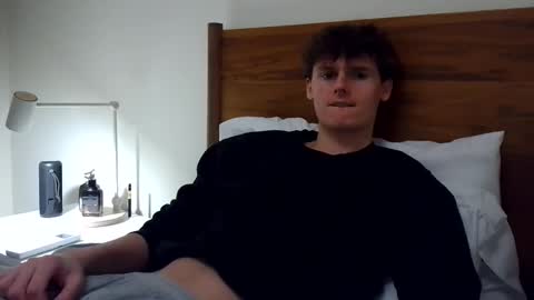 Snapshot of sensualalien chatting on 10.29.25 Cam online show from 10.29.25