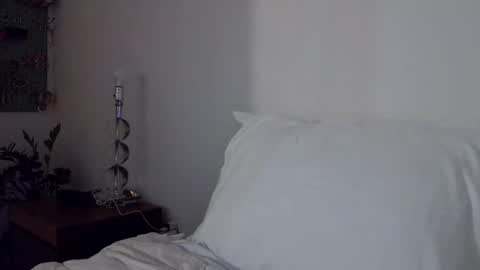 Snapshot of sensualalien chatting on 11.29.25 Cam online show from 11.29.25