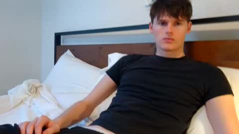 Snapshot of sensualalien chatting on 04.01.26 Cam online show from 04.01.26