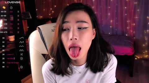 Snapshot of sensualily chatting on 12.28.24 Kiki online show from 12.28.24