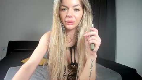 senzual_naughtyx online show from 06.15.26