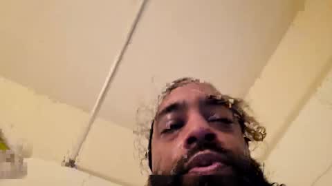 Snapshot of serani02 chatting on 12.21.25 Serani online show from 12.21.25