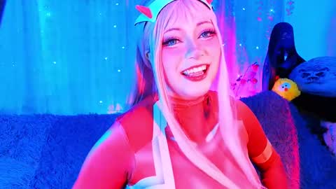 Snapshot of seraphine23_ chatting on 03.11.25 seraphine online show from 03.11.25