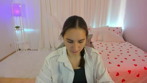 Snapshot of seraphineclark chatting on 10.19.25 Seraphine online show from 10.19.25