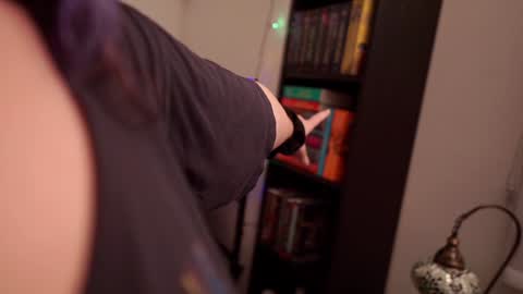 SeraReads online show from 12.28.24