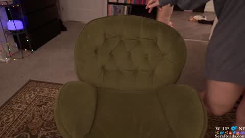 SeraReads online show from 01.12.25