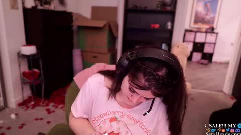 SeraReads online show from 02.11.25