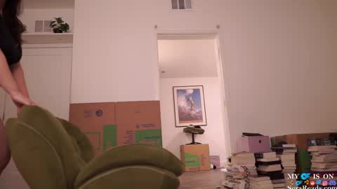 SeraReads online show from 02.23.25