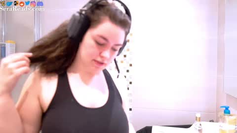 SeraReads online show from 03.11.25