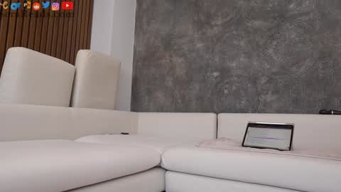 SeraReads online show from 09.10.25