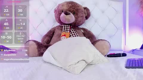 Snapshot of serena_jeyns chatting on 12.05.24 SERE online show from 12.05.24