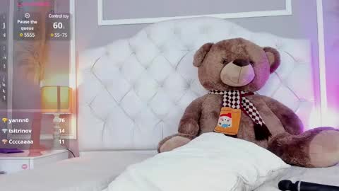 Snapshot of serena_jeyns chatting on 12.16.24 SERE online show from 12.16.24