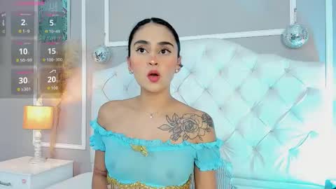 Snapshot of serena_jeyns chatting on 11.07.25 SERE online show from 11.07.25