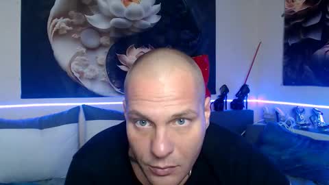 Snapshot of serenaandryan chatting on 12.13.25 serenaandryan online show from 12.13.25