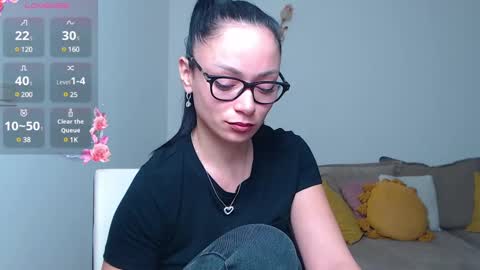 Snapshot of serenesophi chatting on 02.11.25 SereneSophi online show from 02.11.25