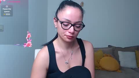 Snapshot of serenesophi chatting on 02.21.25 SereneSophi online show from 02.21.25