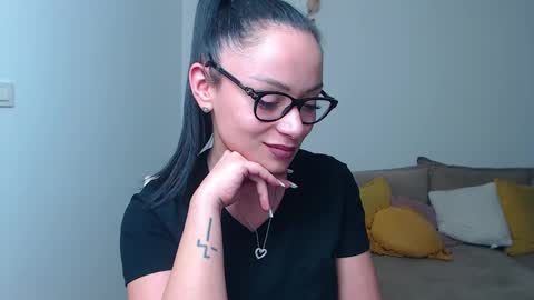 Snapshot of serenesophi chatting on 03.10.25 SereneSophi online show from 03.10.25