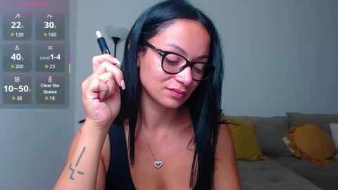 Snapshot of serenesophi chatting on 09.26.25 SereneSophi online show from 09.26.25