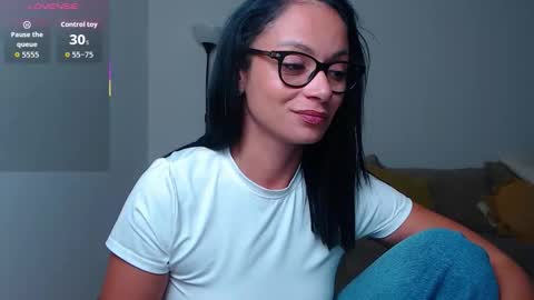 Snapshot of serenesophi chatting on 09.28.25 SereneSophi online show from 09.28.25