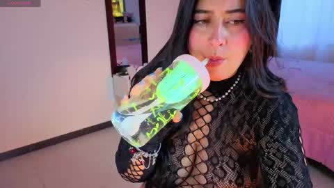 Serenna Cruz online show from 05.22.26