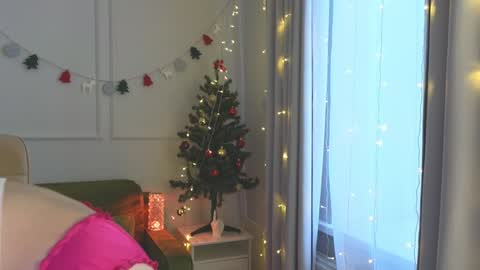 Hey Guys and Girls non-binary personalities  Im Sereta online show from 01.04.25