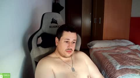 Snapshot of sergio95n chatting on 10.11.25 Pollos online show from 10.11.25