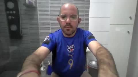 Snapshot of sergioruzafa80 chatting on 12.17.24 Sergio Russafa online show from 12.17.24