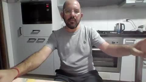 Snapshot of sergioruzafa80 chatting on 02.10.25 Sergio Russafa online show from 02.10.25