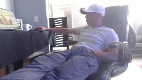 hetero serio discreto online show from 02.20.25