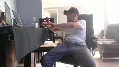 hetero serio discreto online show from 02.27.25