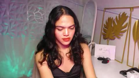 Bella online show from 11.14.25