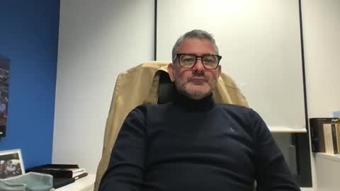 Snapshot of sesamechris92 chatting on 11.21.25 sesamechris92 online show from 11.21.25