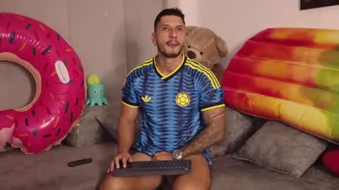 Snapshot of seth_vega_ chatting on 06.19.26 HEY IM SETH online show from 06.19.26