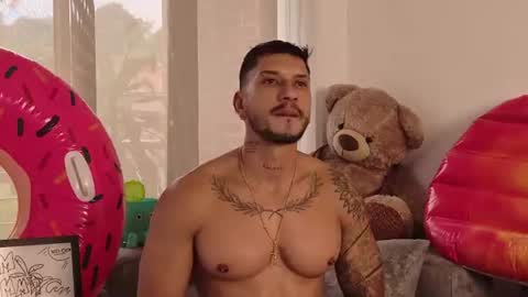 Snapshot of seth_vega_ chatting on 06.19.26 HEY IM SETH online show from 06.19.26