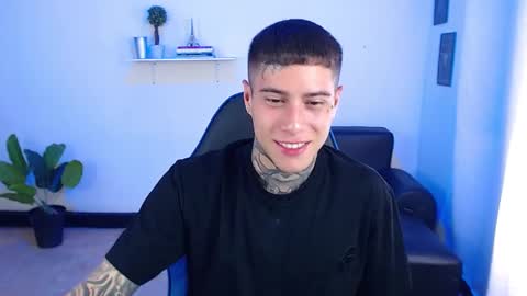 Snapshot of setthomas chatting on 09.22.25 Thomas online show from 09.22.25