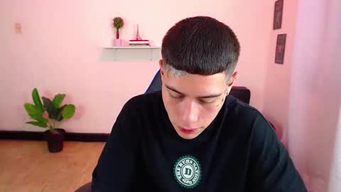 Snapshot of setthomas chatting on 09.26.25 Thomas online show from 09.26.25