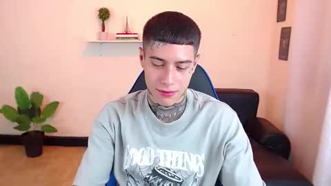 Snapshot of setthomas chatting on 09.30.25 Thomas online show from 09.30.25