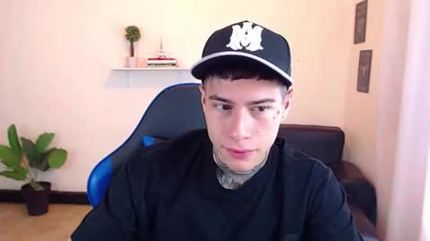 Snapshot of setthomas chatting on 10.13.25 Thomas online show from 10.13.25