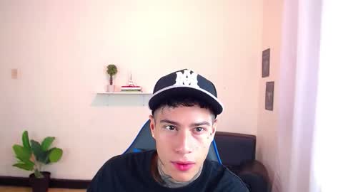 Snapshot of setthomas chatting on 10.14.25 Thomas online show from 10.14.25