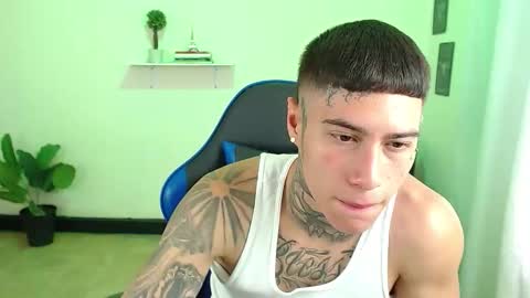 Snapshot of setthomas chatting on 10.15.25 Thomas online show from 10.15.25