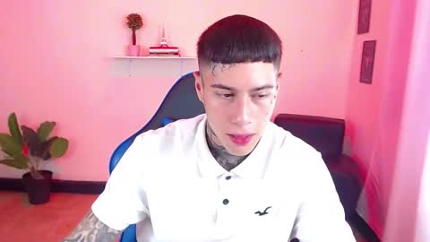 Snapshot of setthomas chatting on 10.16.25 Thomas online show from 10.16.25