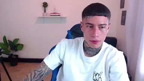 Snapshot of setthomas chatting on 10.22.25 Thomas online show from 10.22.25